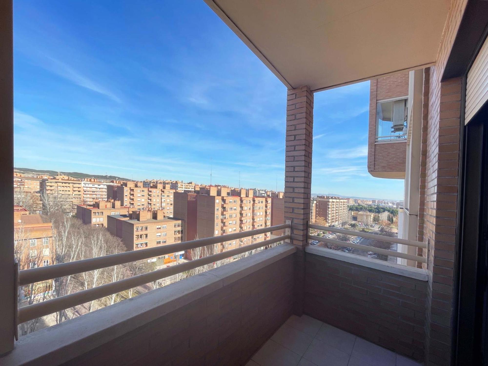 Apartamentos El Pilar Suites 3000 Zaragoza Eksteriør billede